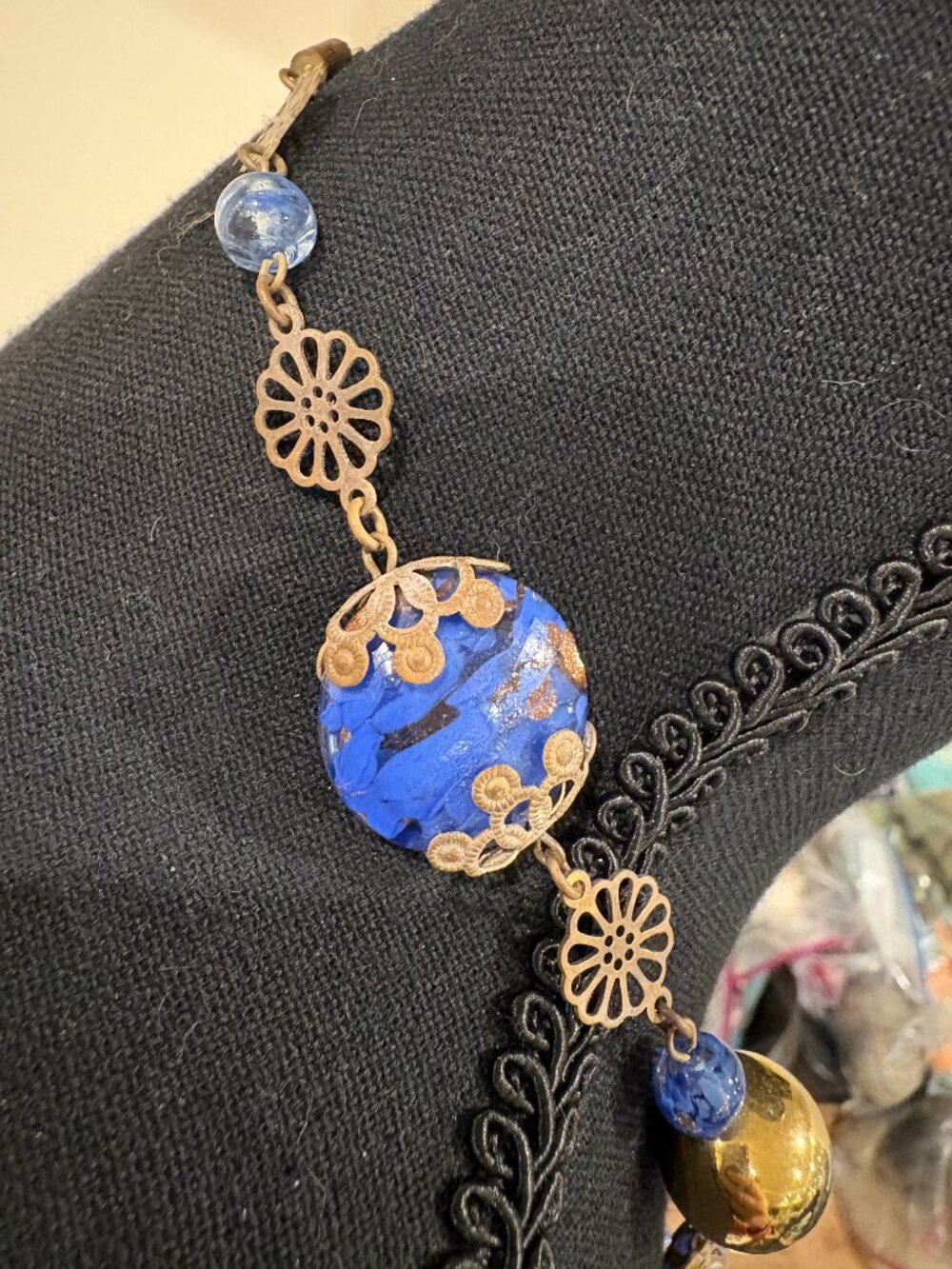 1930's Foiled Italian Art Glass and Brass Necklace - Picture 6 of 8